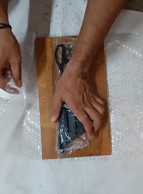 Wooden Chopping Board With 5 Pcs Knife Set