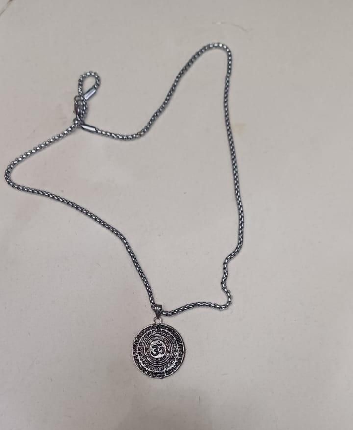 Maha Mrityunjaya Mantra Om Pendant